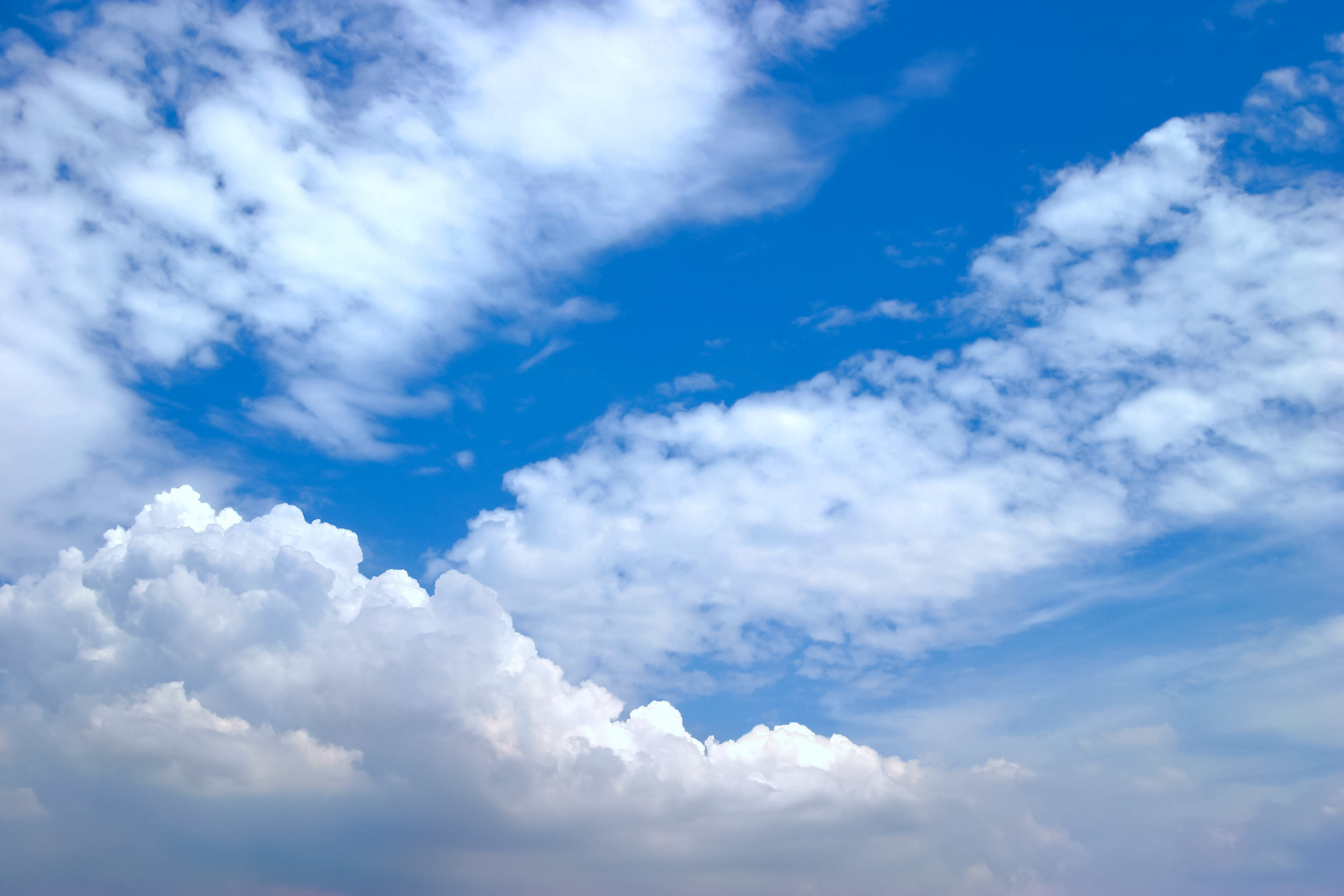 青空と雄大な雲 Free Photos L/RGB/JPEG/350dpi