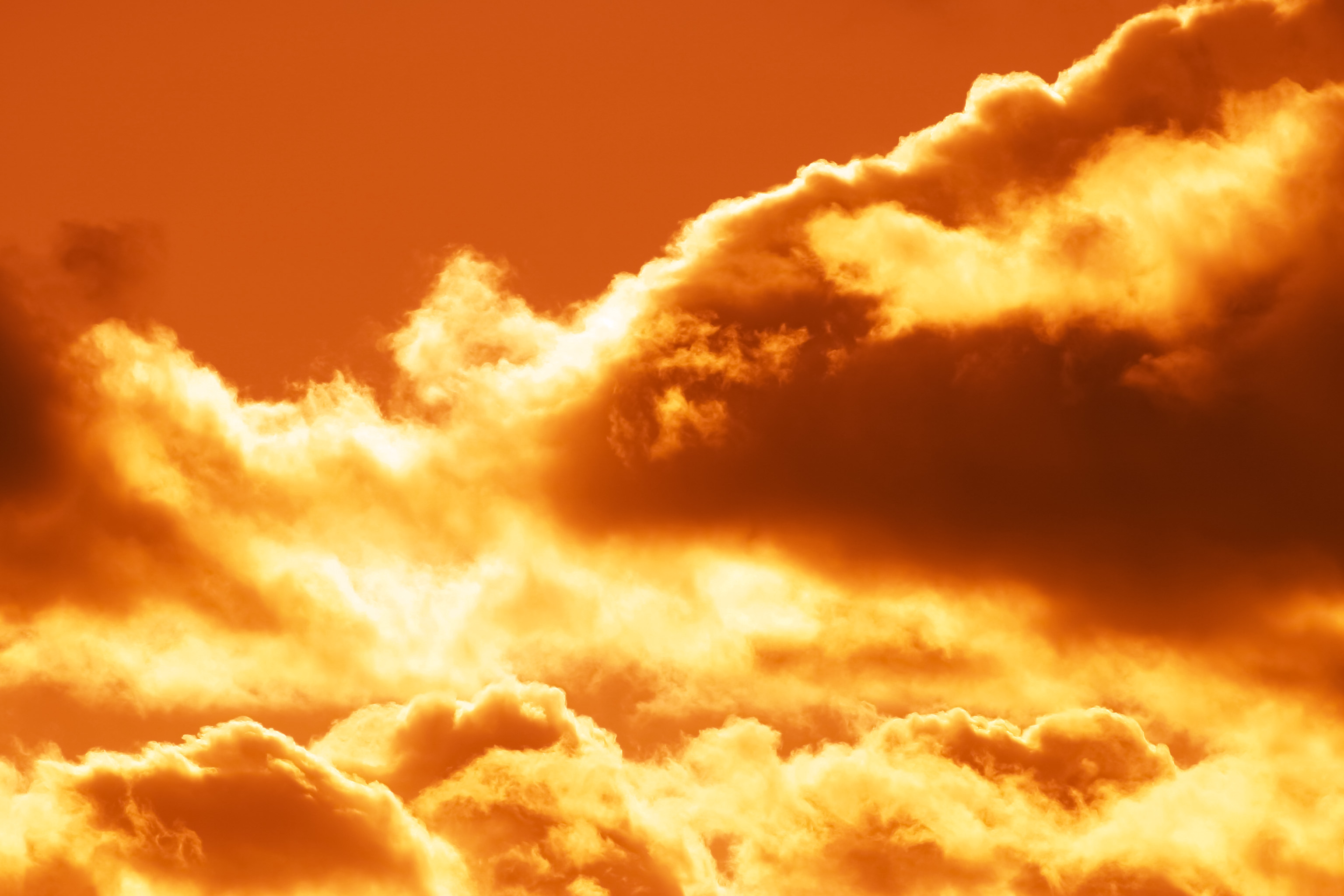 燃えるような赤い雲 Free Photos L/RGB/JPEG/350dpi