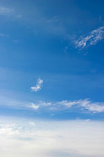 雲の上の澄み切った空